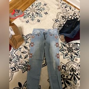 Embroid jeans